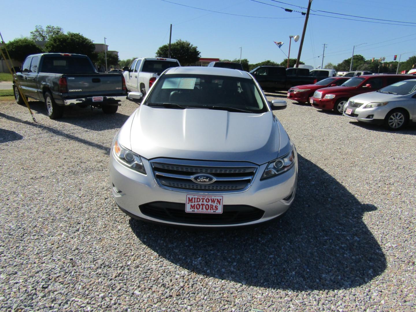 2012 Silver /Gray Ford Taurus (1FAHP2EW7CG) , Automatic transmission, located at 15016 S Hwy 231, Midland City, AL, 36350, (334) 983-3001, 31.306210, -85.495277 - Photo#1